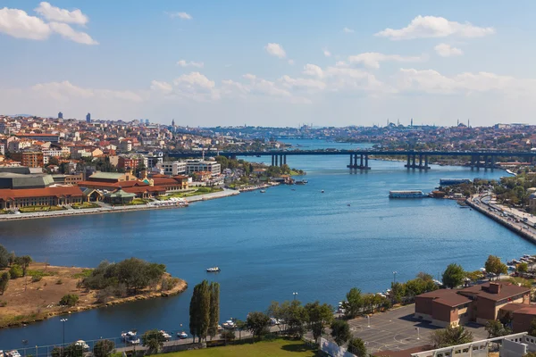 Ponte sobre o Chifre de Ouro em Istambul — Fotografia de Stock