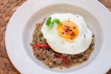 Kıyılmış et ile yumurta