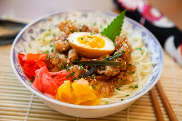 Sopa de ramen de sal —  Fotos de Stock