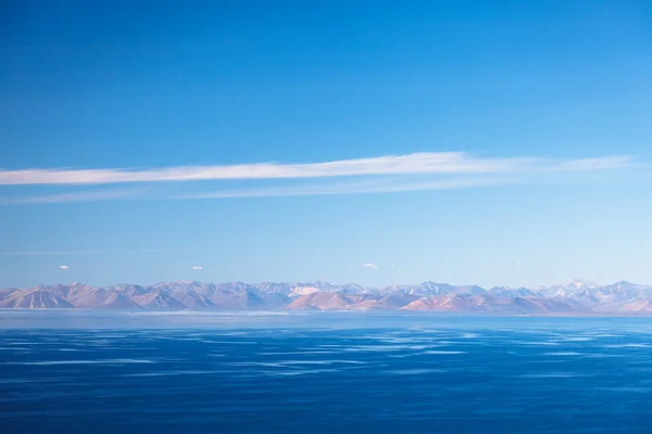 Hermosa imagen de paisaje frío de la bahía de laguna — Foto de Stock