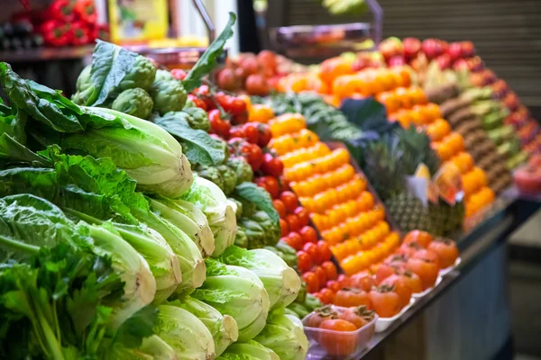 バルセロナで庭のトラック、野菜等の市場 — ストック写真