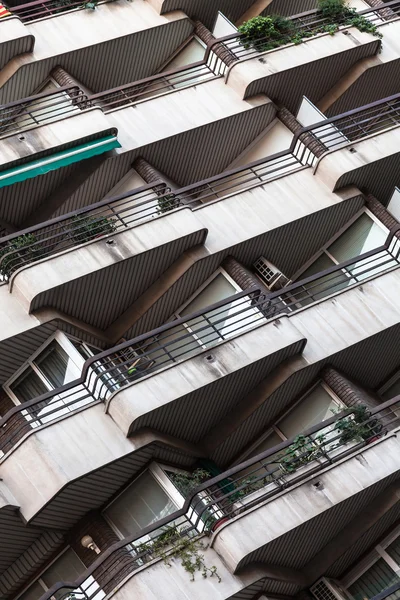 Dekorativer balkon in barcelona — Stockfoto