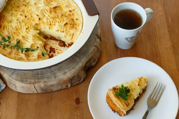 Schäferkuchen mit Gabel — Stockfoto