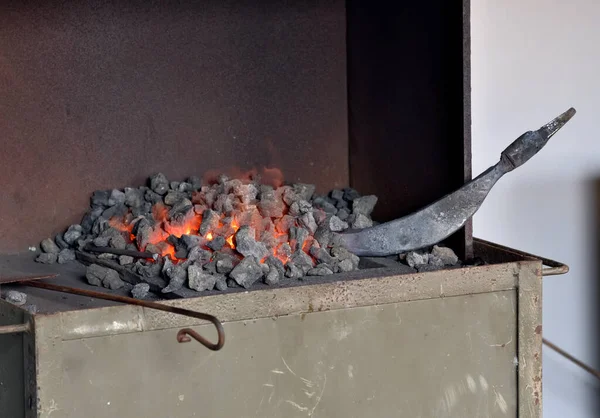 炼钢炉中加热钢制细部的熔炉 — 图库照片