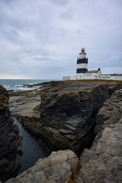 Vertical Image Hook Lighthouse Landscape Cliffs Waves Peninsula Heritage Center — Stock Photo, Image