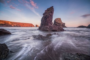 İrlanda 'nın Cooper Sahili' nde çarpıcı bir manzara. Hayvanlar ve minerallerdeki biyolojik çeşitlilik için Unesco tarafından korunan kıyılar. Waterford İrlanda Bunmahon