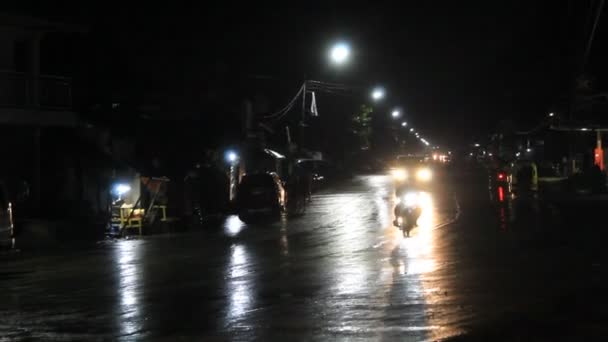 Uzun Bir Karayolu Gece Lambaları Üzerinde Ulaşım — Stok video