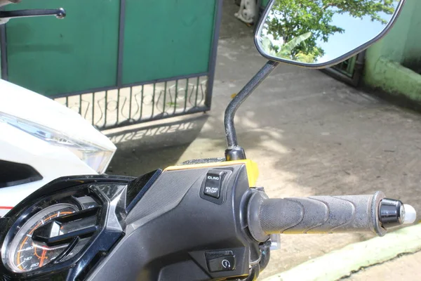 Temiz Odak Kenar Aynası ile Sağ El Motor Motoru