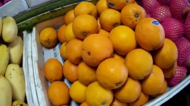 Taze pazarda meyve ve sebze