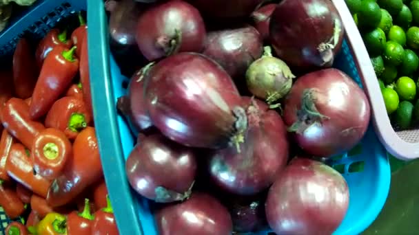 Gemüse Und Obst Biolebensmittel Auf Dem Frischmarkt — Stockvideo