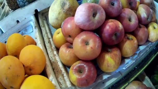 Obst Und Gemüse Auf Dem Frischemarkt — Stockvideo