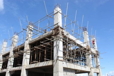 Alan Alanı Yapılandırmaları Yüksek Yükselen İnşaat Mavi Gökyüzünde İlerleme