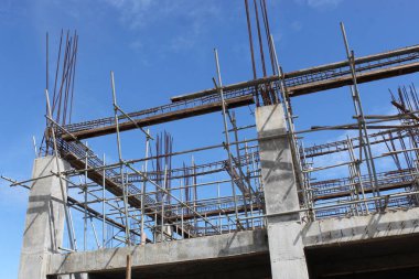 Bölge İlerlemesi Üzerine Yüksek Katlı İnşaat Binası 