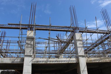 Bölge İlerlemesi Üzerine Yüksek Katlı İnşaat Binası 