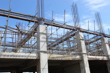 Bölge İlerlemesi Üzerine Yüksek Katlı İnşaat Binası 