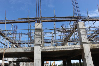 Bölge İlerlemesi Üzerine Yüksek Katlı İnşaat Binası 