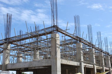 Bölge İlerlemesi Üzerine Yüksek Katlı İnşaat Binası 