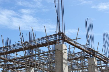 Bölge İlerlemesi Üzerine Yüksek Katlı İnşaat Binası 