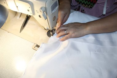 Saten Giysiler Dikiş atarken İplikte Dondurucu Ayağı