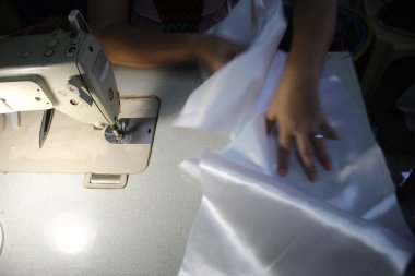 İş çıkış saatinde Kanalizasyon Eli Dikişi