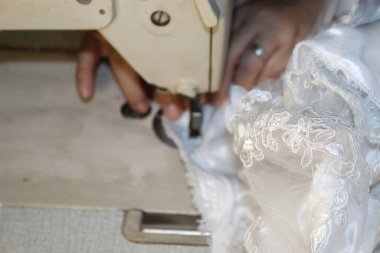 İşlek Saatte Dikiş Makinesinde Kanalizasyon Modeli Gerçek İş Dikişi