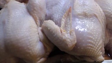 Satıştaki Islak Pazarda Et Tavuğu Taze 