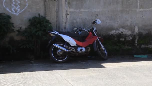 Motor Bike Parking Street Road Red White Concrete Wall Area — Stock Video