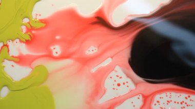 Sanatçı Sarı Hareket Eden Renk Sıvısı Karıştırıcı Özet Hareket Sanatı ile Arkaplan Kahverengisi Yapıyor