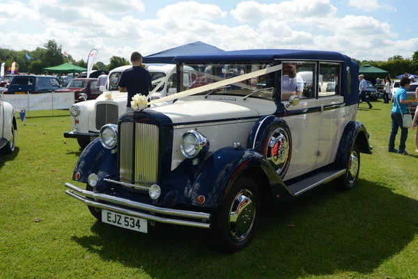 BROMLEY LONDON UK 07 DE JUNIO BROMLEY PAGEANT of MOTORING La mayor feria de coches clásicos de un día del mundo 07 de junio 2015 en Bromley Londres Reino Unido —  Fotos de Stock