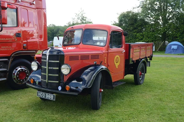 Bromley, Londo Uk 07 juni: Bromley optocht van autorijden. De grootste eendaagse klassieke auto show — Stockfoto