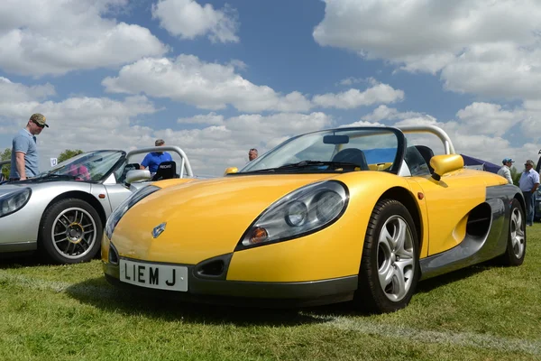 BROMLEY, LONDRES UK 07 DE JUNIO: BROMLEY PAGEANT of MOTORING. El mayor espectáculo de coches clásicos de un día —  Fotos de Stock