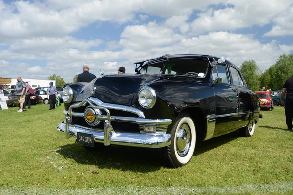 BROMLEY LONDON UK JUNI 07 BROMLEY PAGEANT of MOTORING Det største endags klassiske bilshow - Stock-foto