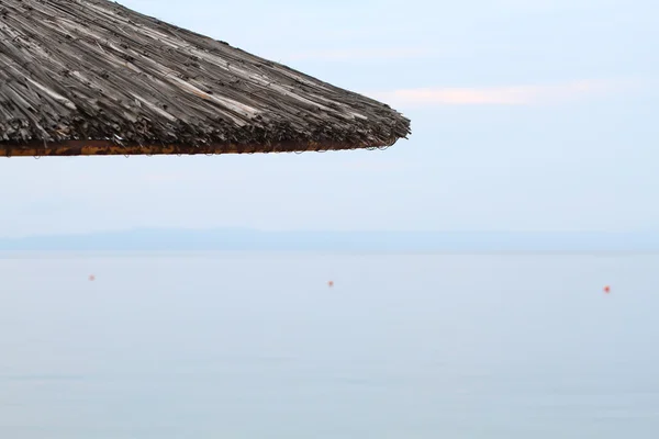 Sabahın köründe deniz kenarında — Stok fotoğraf