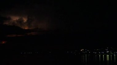 Gece denize yaz yıldırım