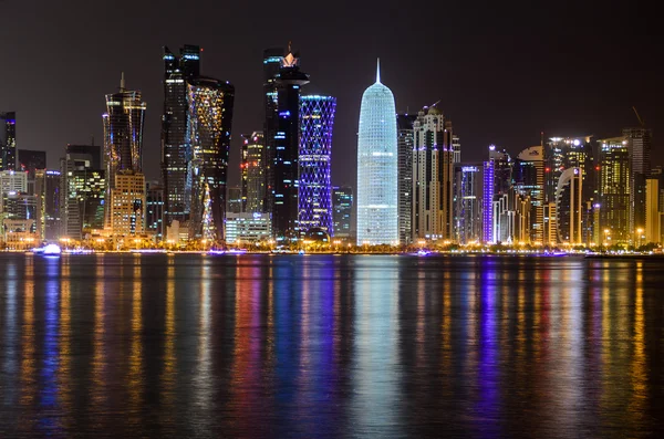 De skyline van Doha, Qatar — Stockfoto