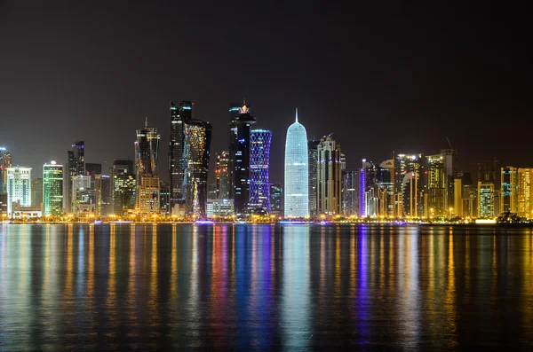 O horizonte de Doha, Qatar — Fotografia de Stock