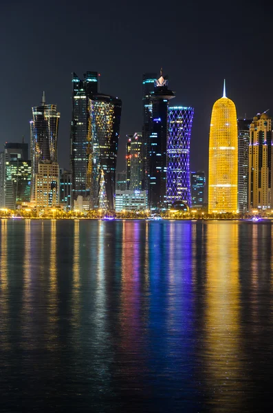 O horizonte de Doha, Qatar — Fotografia de Stock