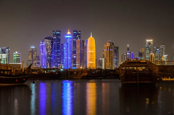 El horizonte de Doha, Qatar — Foto de Stock