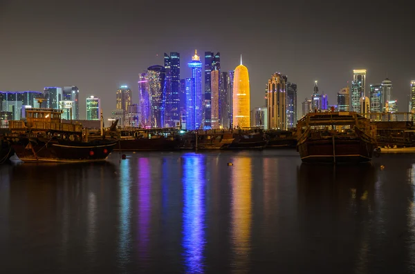 El horizonte de Doha, Qatar — Foto de Stock