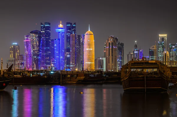 El horizonte de Doha, Qatar — Foto de Stock