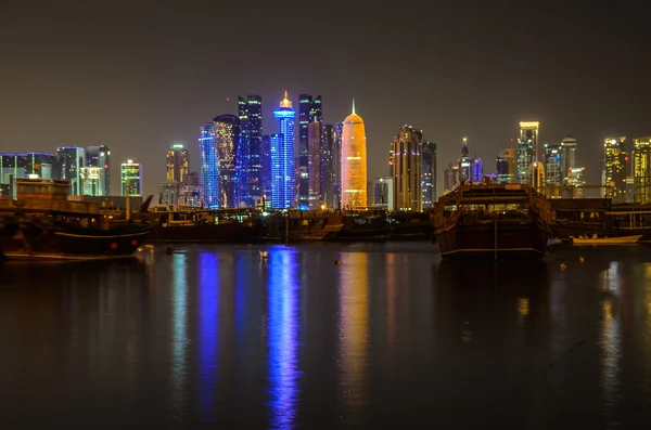 El horizonte de Doha, Qatar — Foto de Stock