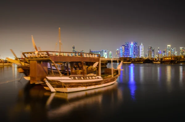De skyline van Doha, Qatar — Stockfoto