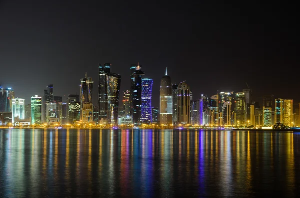 De skyline van Doha, Qatar — Stockfoto