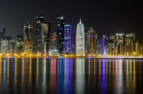 De skyline van Doha, Qatar — Stockfoto