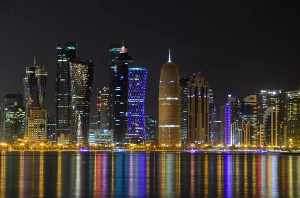 O horizonte de Doha, Qatar — Fotografia de Stock