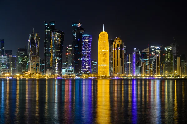 De skyline van Doha, Qatar — Stockfoto