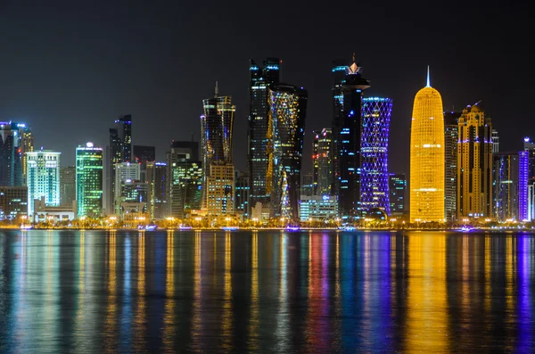 De skyline van Doha, Qatar — Stockfoto