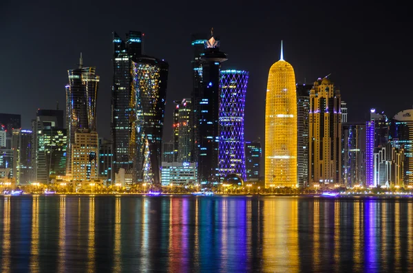 O horizonte de Doha, Qatar — Fotografia de Stock