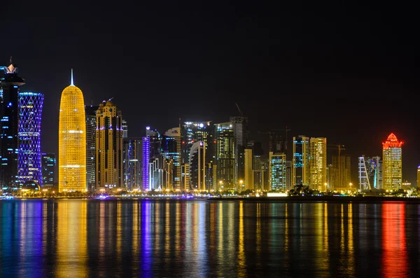 De skyline van Doha, Qatar — Stockfoto