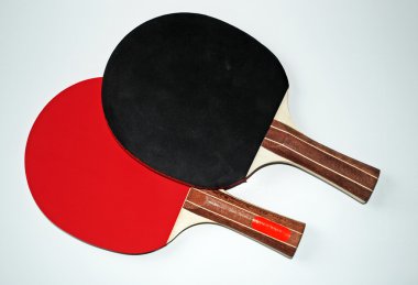 iki Masa Tenisi raketi